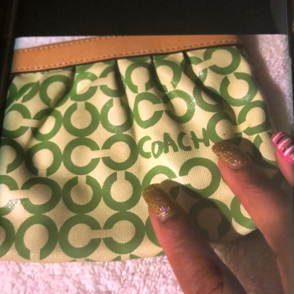 MOVING SALE NO HAGGLING AUTHENTIC WOMEN COACH YELLOW/GREEN ZIP TOP WRISTLET